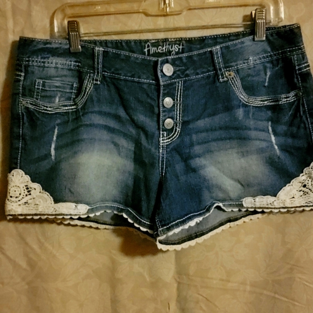 Amethyst jean shorts size 13